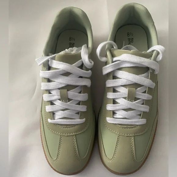 No Boundaries Womens Lace Up Sport Sneakers - Picture 2 of 6